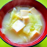 高野豆腐とキャベツの味噌汁